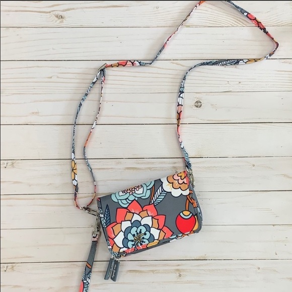 Vera Bradley Handbags - Vera Bradley 3 in 1 Crossbody bag